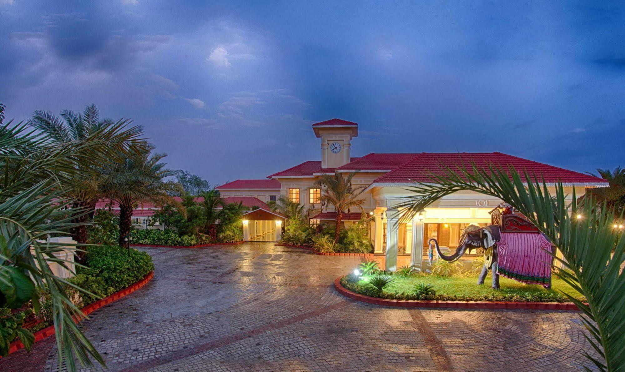 Regency Lagoon Resort Раджкот Экстерьер фото