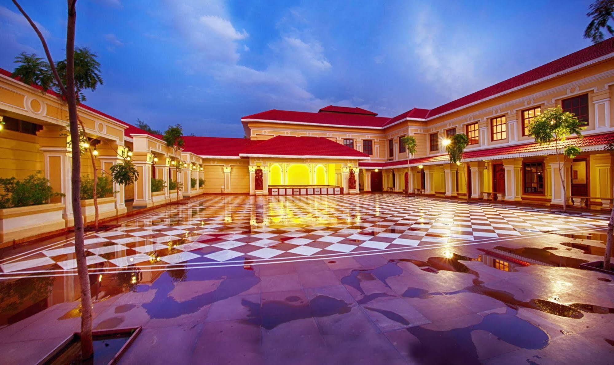 Regency Lagoon Resort Раджкот Экстерьер фото