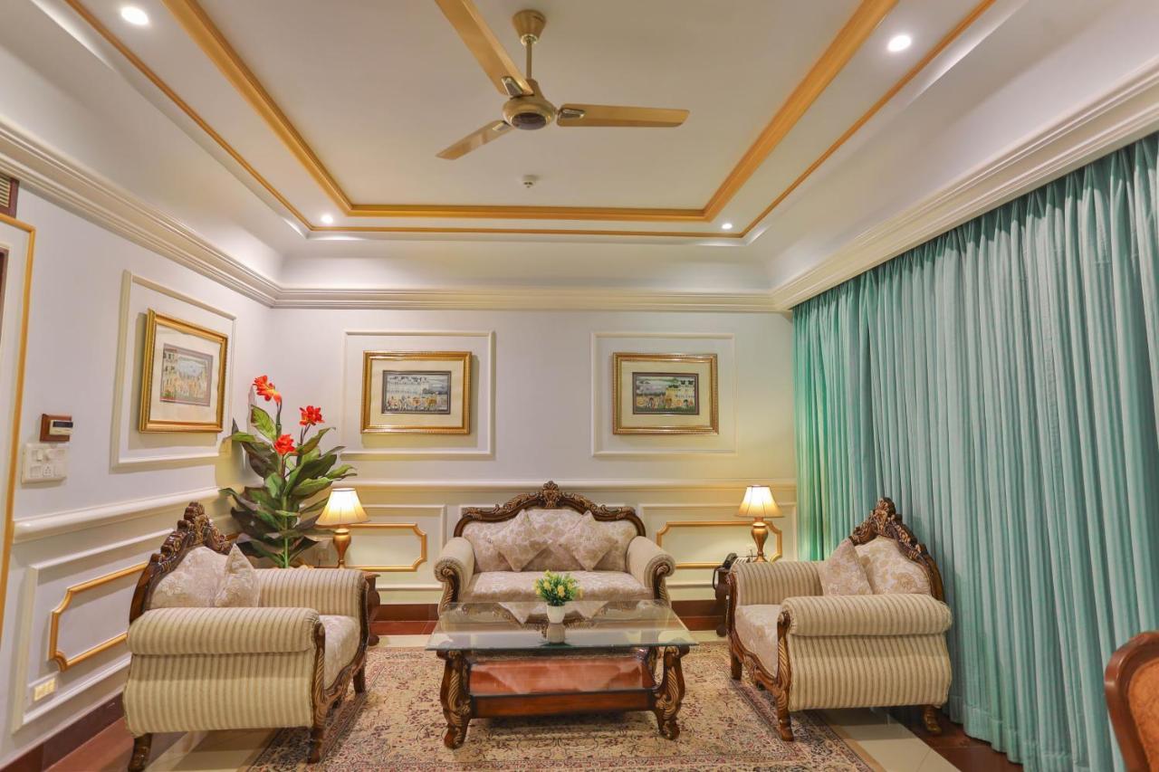 Regency Lagoon Resort Раджкот Экстерьер фото